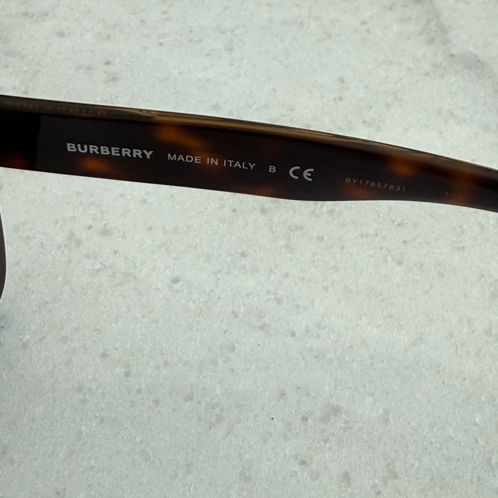 Burberry Brown Tortoiseshell Sunglasses Classic Design - Picture 4 of 7